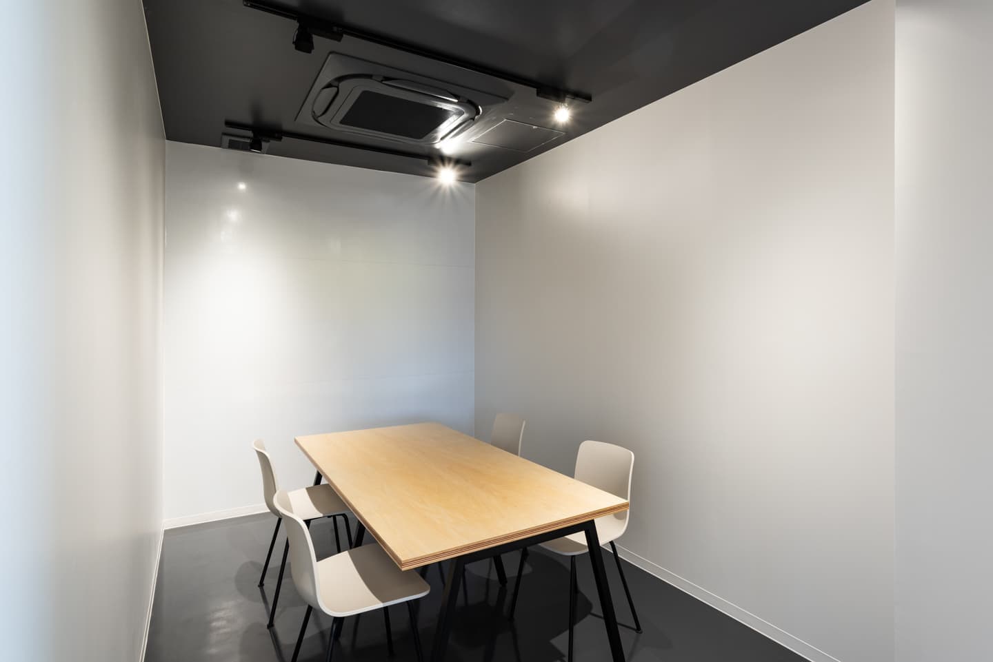 MEETING ROOM Bの写真